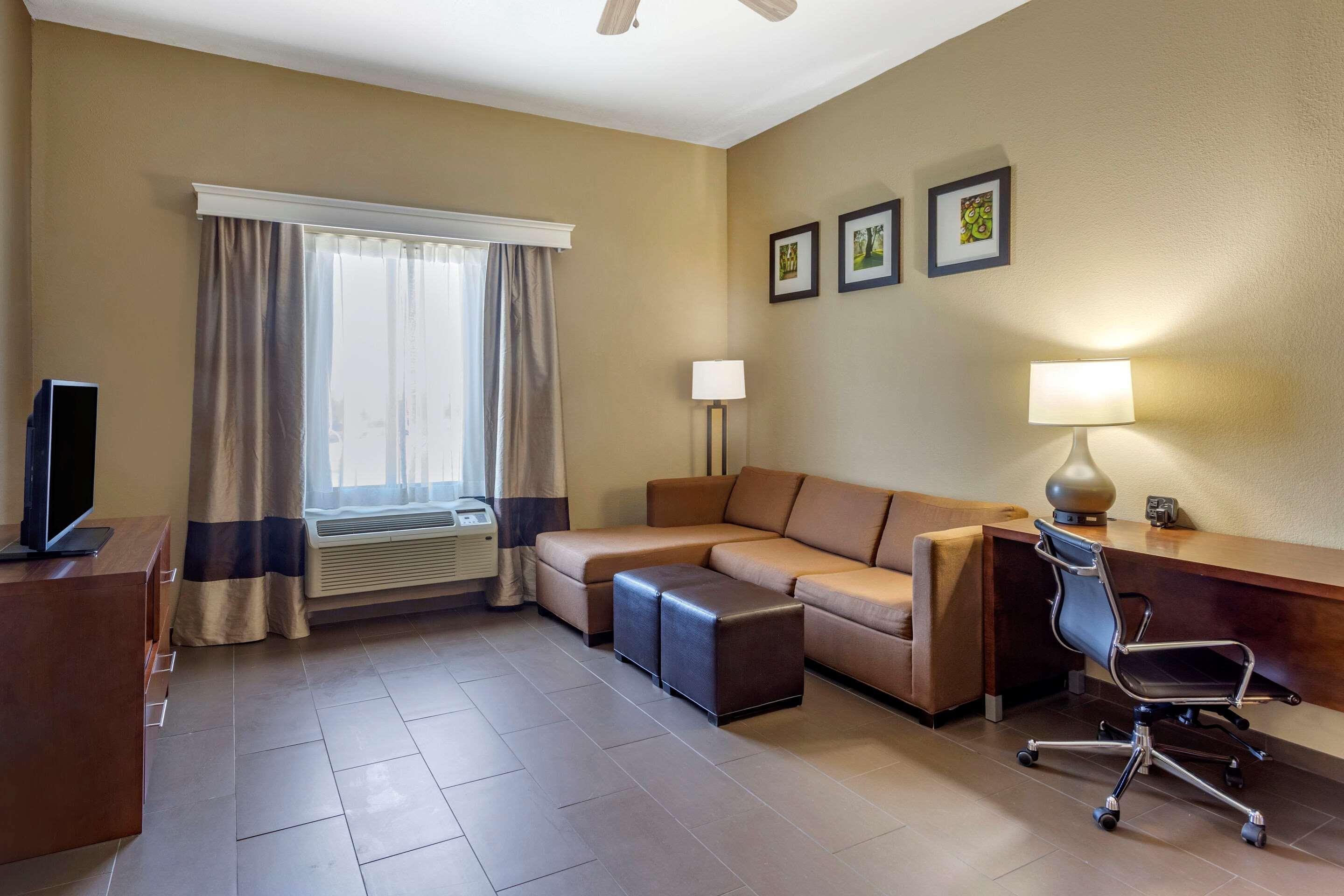 Comfort Suites Batesville Buitenkant foto