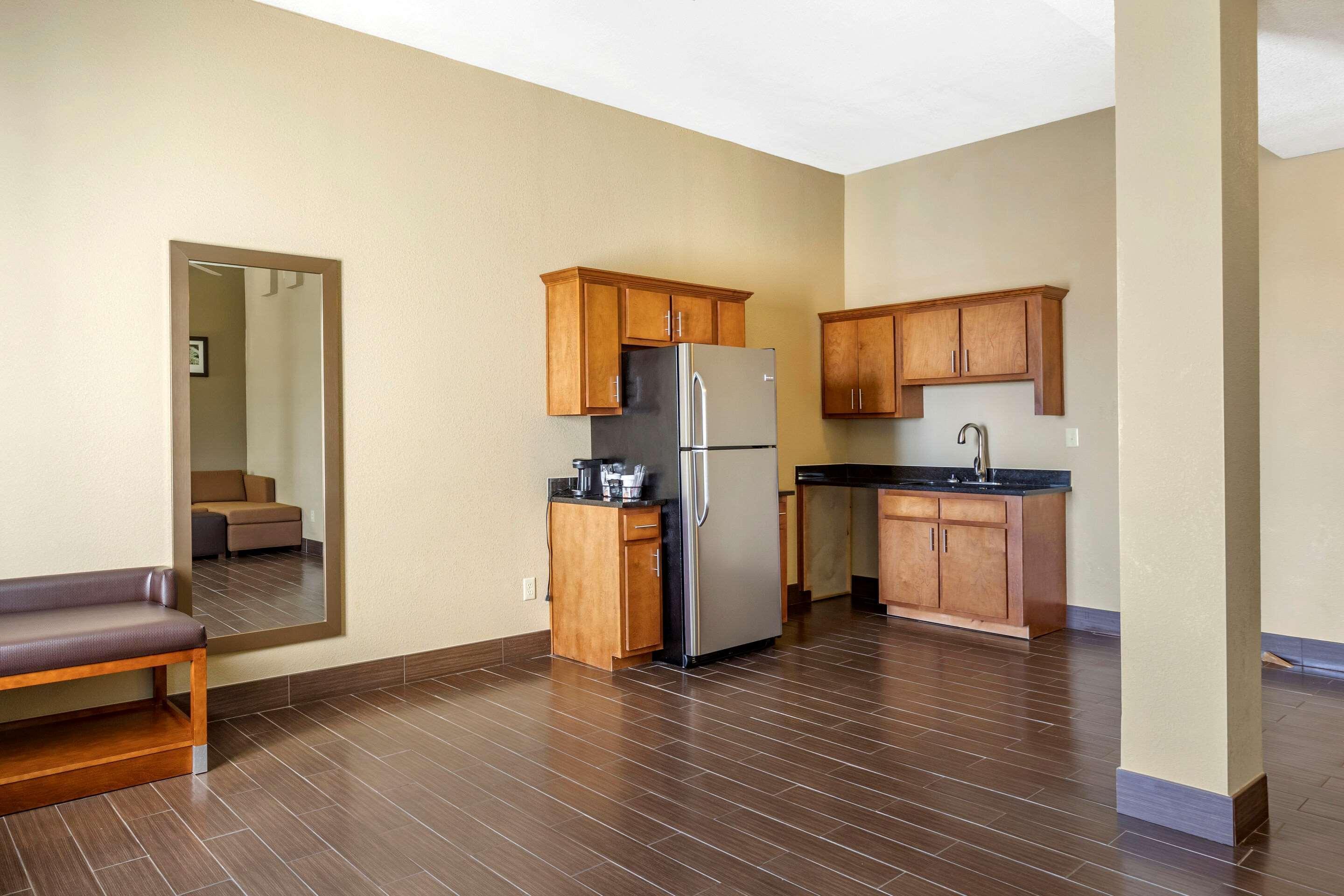 Comfort Suites Batesville Buitenkant foto