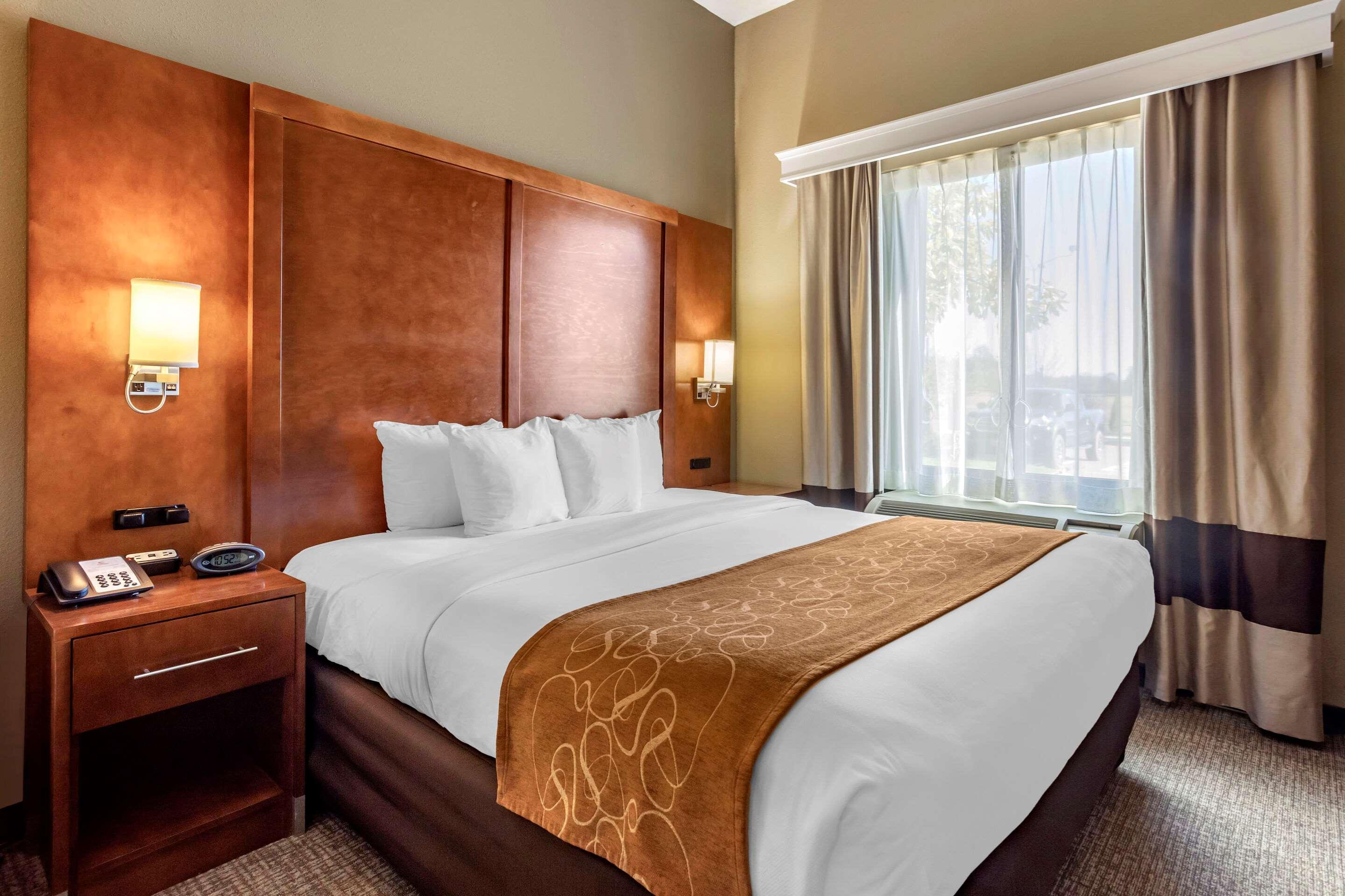 Comfort Suites Batesville Buitenkant foto
