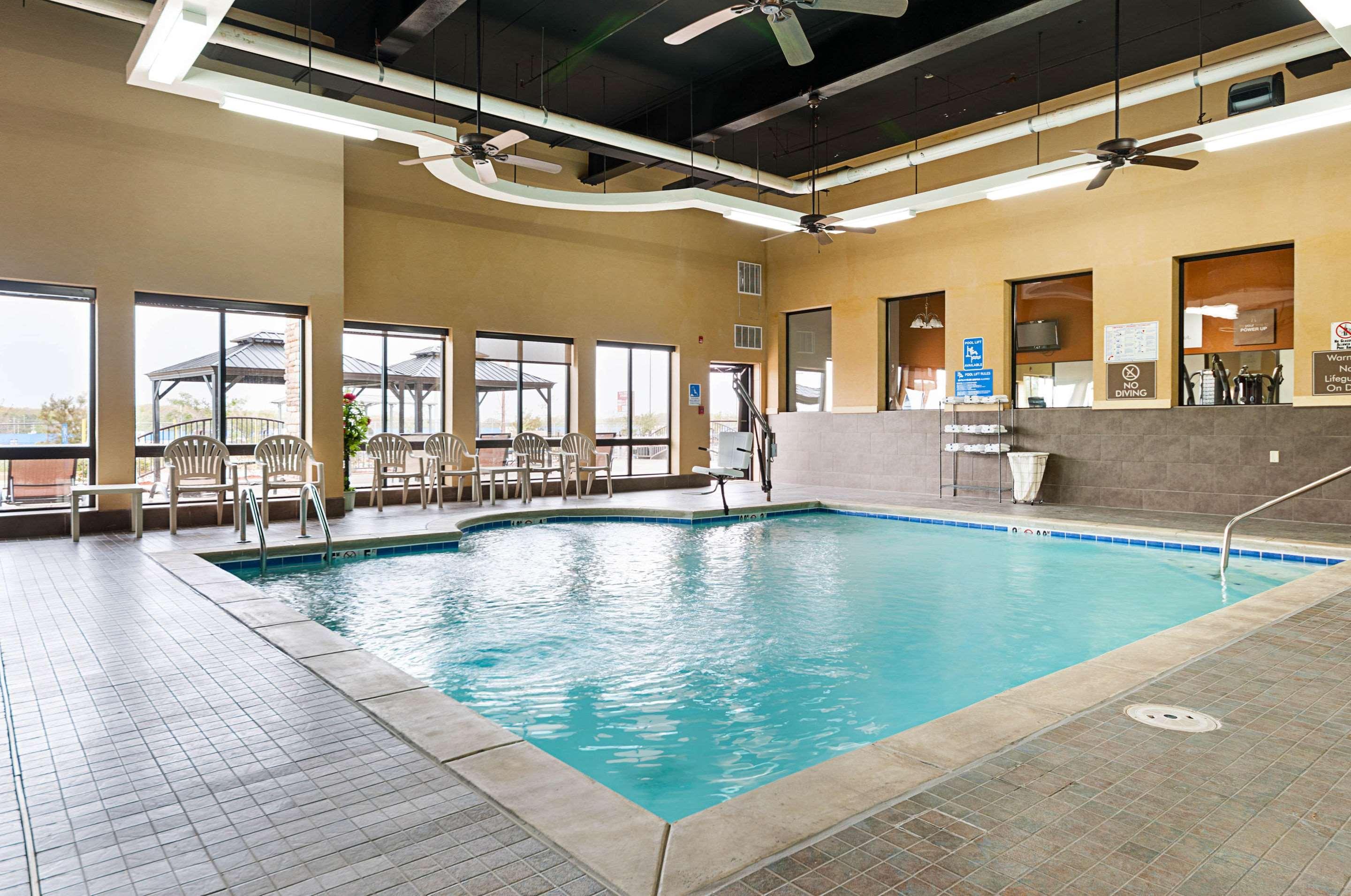 Comfort Suites Batesville Buitenkant foto