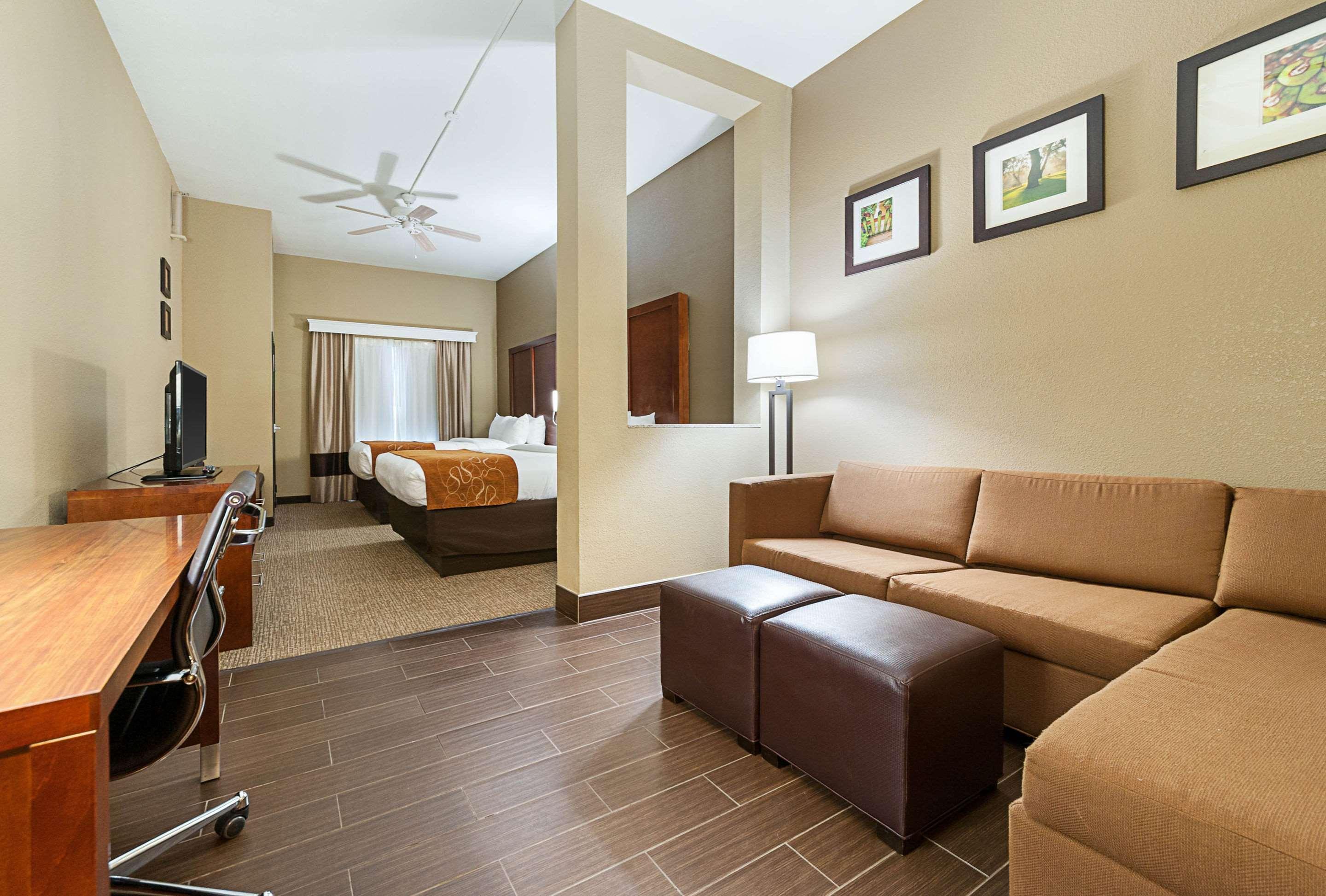 Comfort Suites Batesville Buitenkant foto