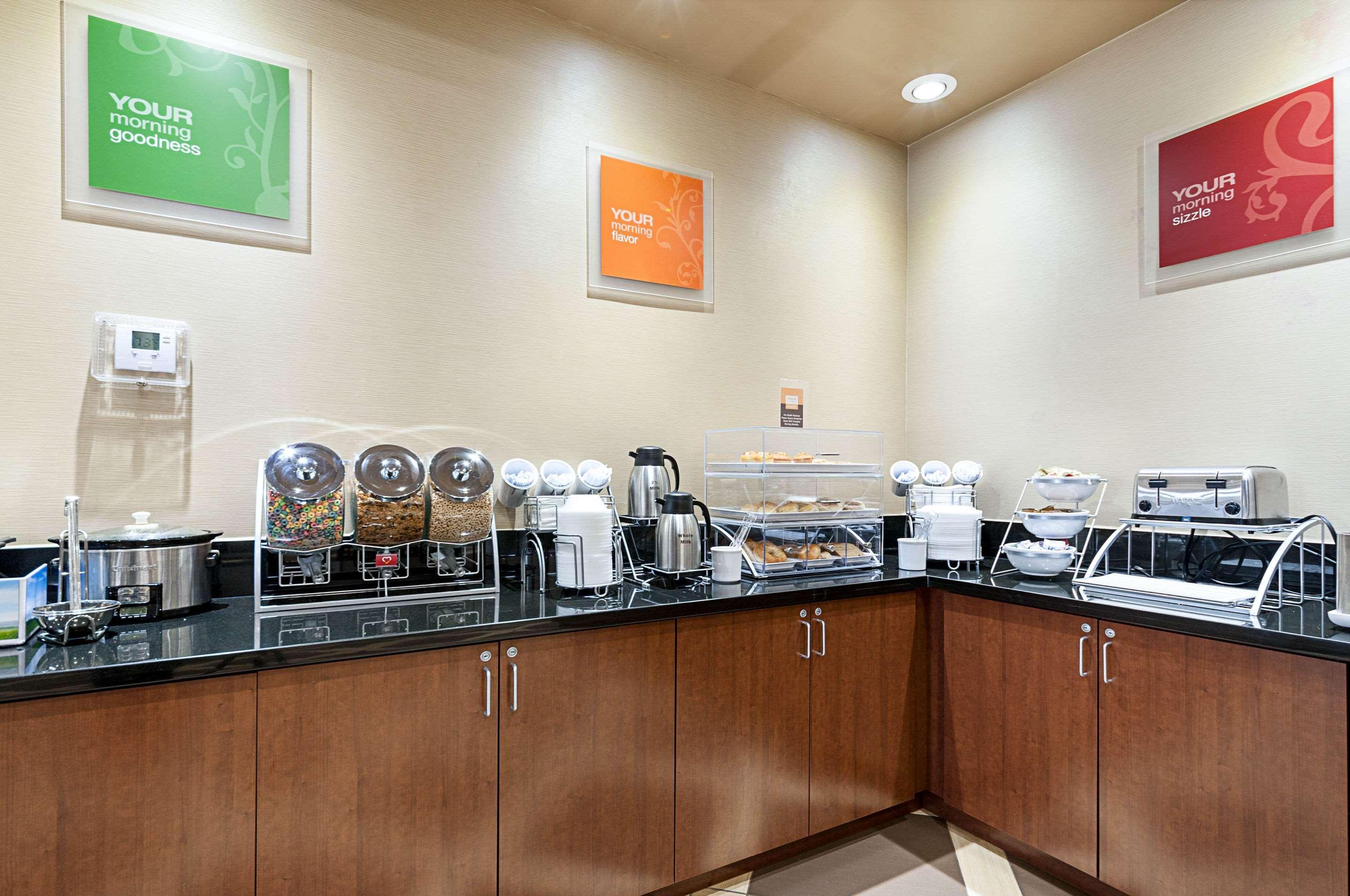 Comfort Suites Batesville Buitenkant foto