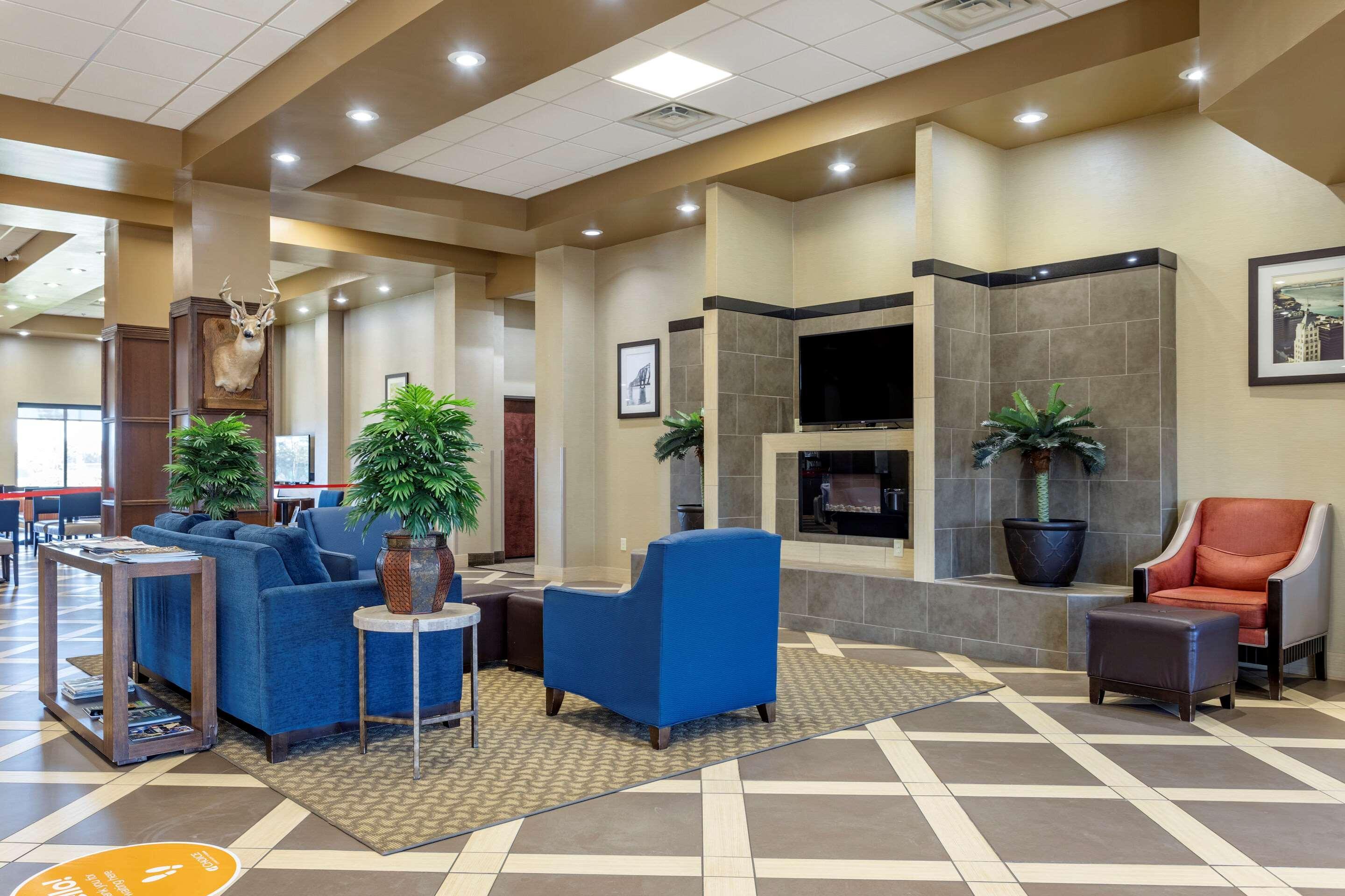Comfort Suites Batesville Buitenkant foto
