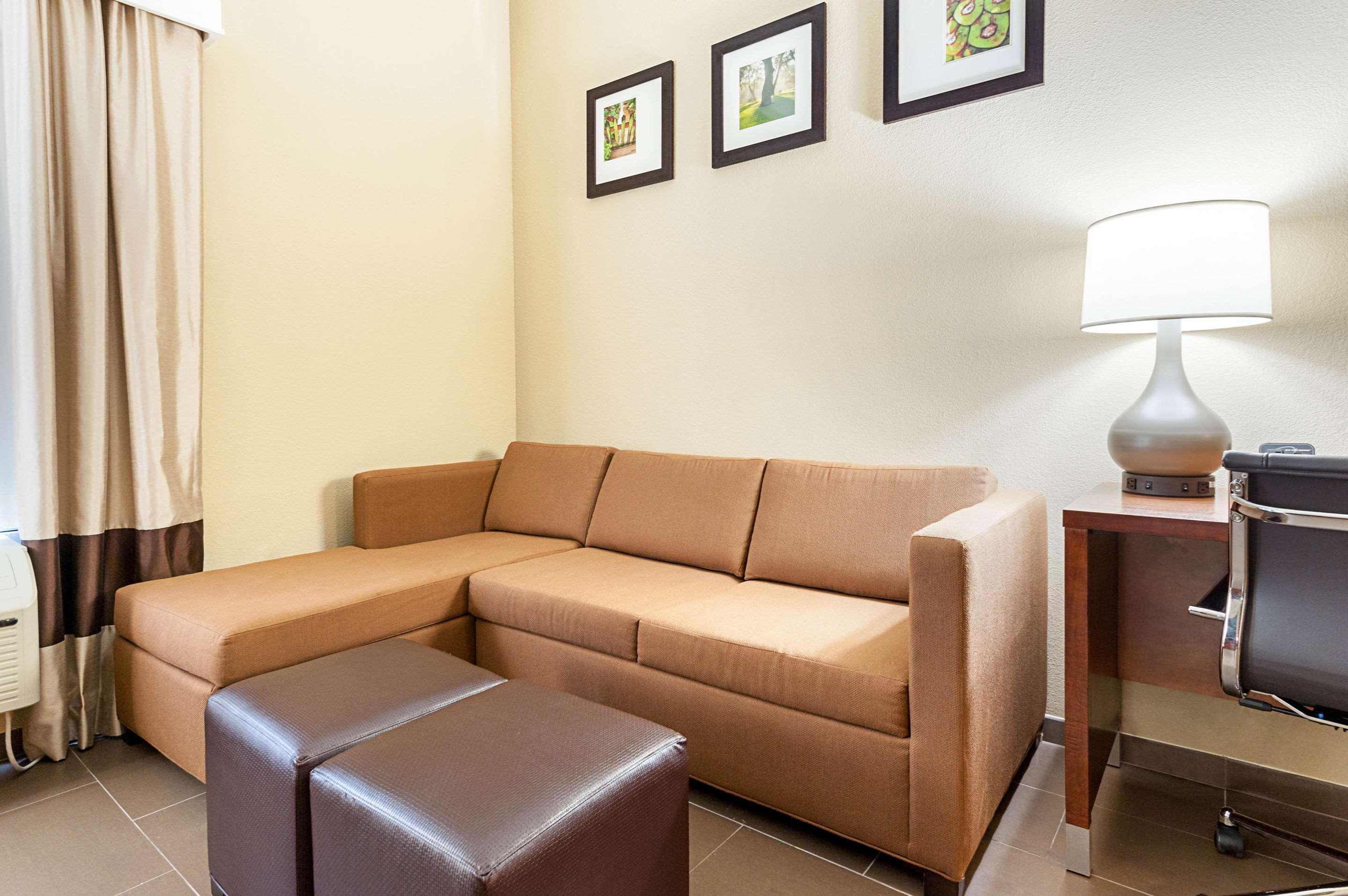 Comfort Suites Batesville Buitenkant foto