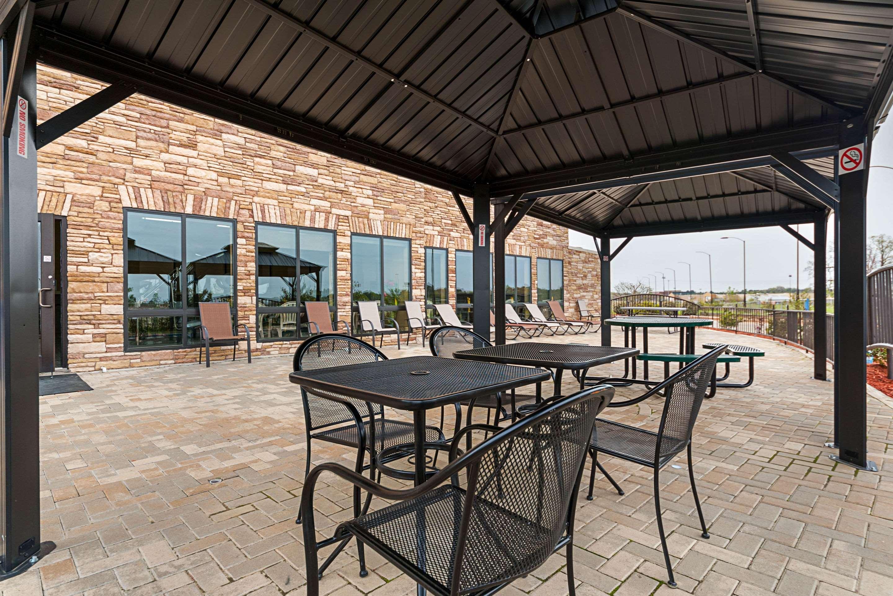 Comfort Suites Batesville Buitenkant foto